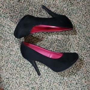 Xappeal jawbreaker pumps